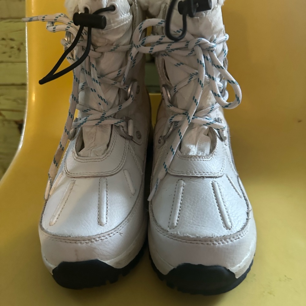 Bear paws size 4 kids